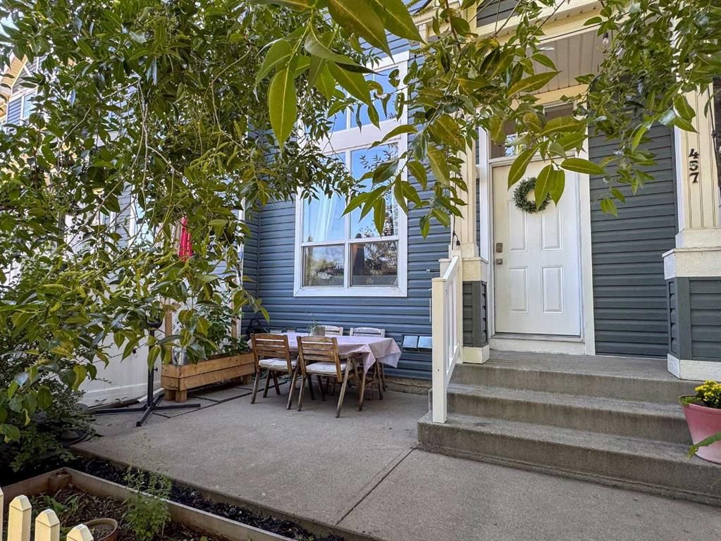 457 Elgin Gardens SE, Calgary — photo 2 of 31