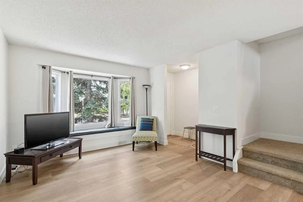 91 Deerfield Drive SE, Calgary — photo 3 of 15