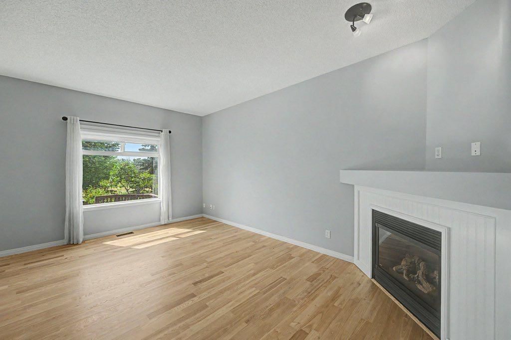 218 Cougarstone Circle SW, Calgary — photo 4 of 44