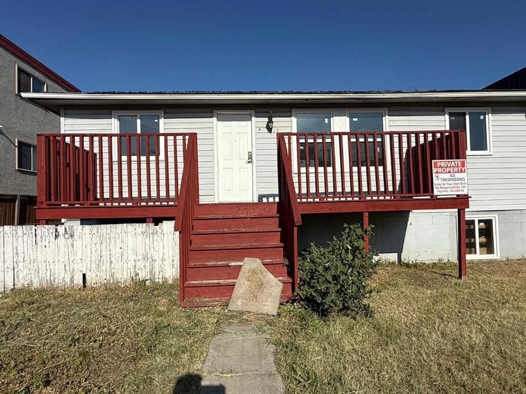 1718 37 Street SE, Calgary — main listing photo