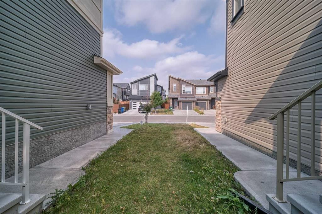 22 Sage Bluff Heights NW, Calgary — photo 4 of 44