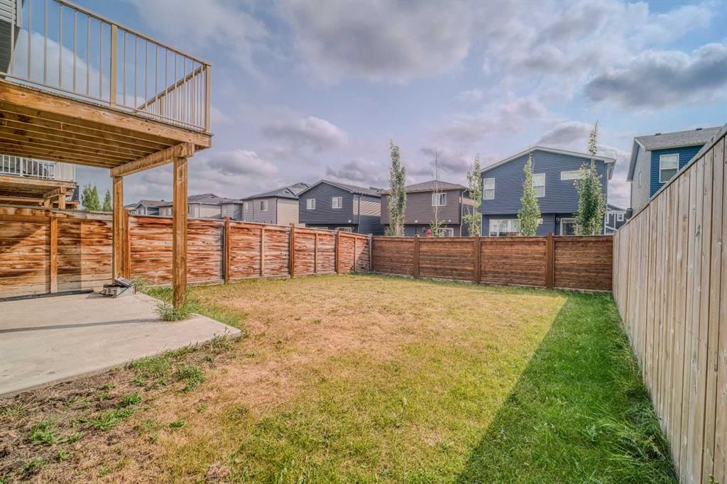 22 Sage Bluff Heights NW, Calgary — photo 5 of 44