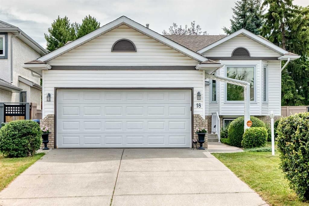 18 Shawbrooke Rise SW, Calgary — photo 2 of 50