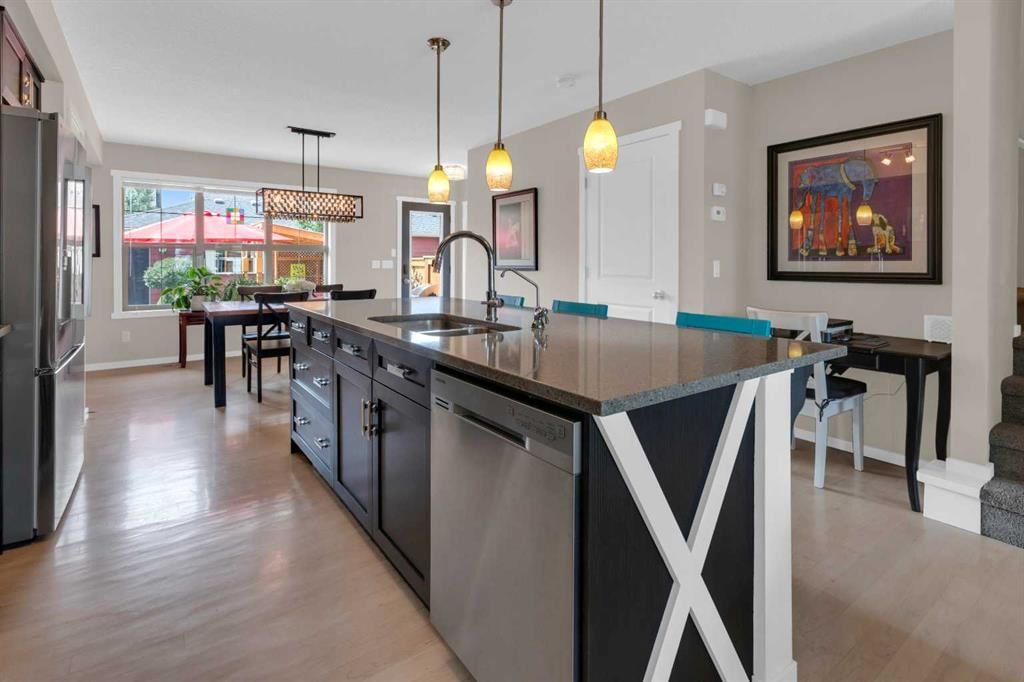 87 Marine Drive SE, Calgary — photo 5 of 39