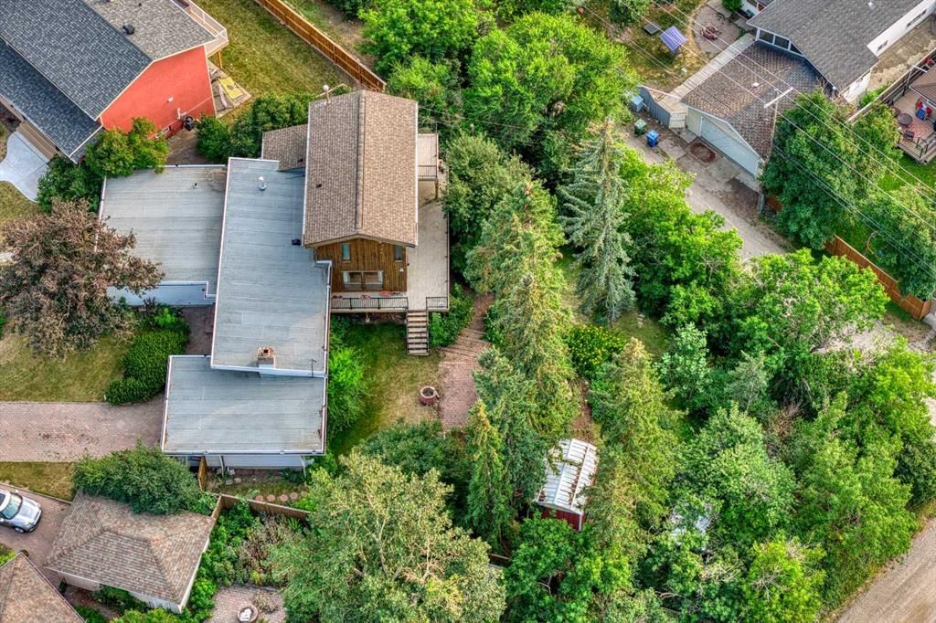 15 Glenview Drive SW, Calgary — photo 2 of 49
