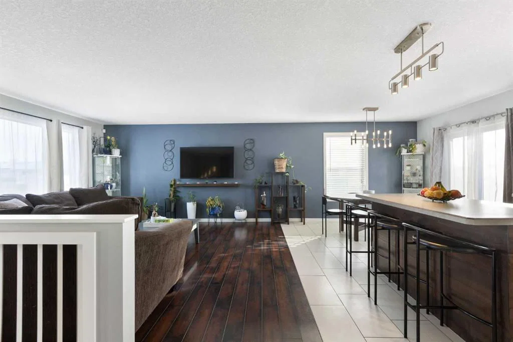 172 Rundlefield Crescent NE, Calgary — photo 4 of 34