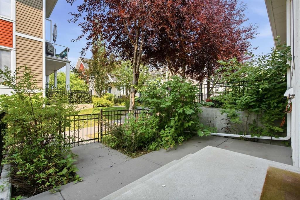 1404 Auburn Bay Square, Calgary — photo 2 of 33