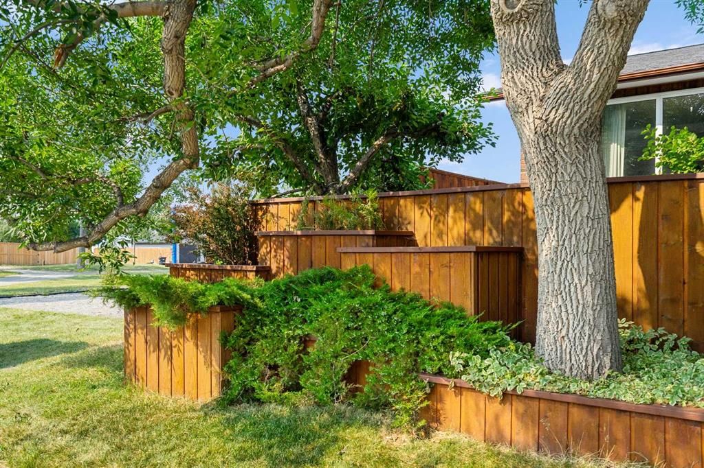 152 Templewood Road NE, Calgary — photo 3 of 45