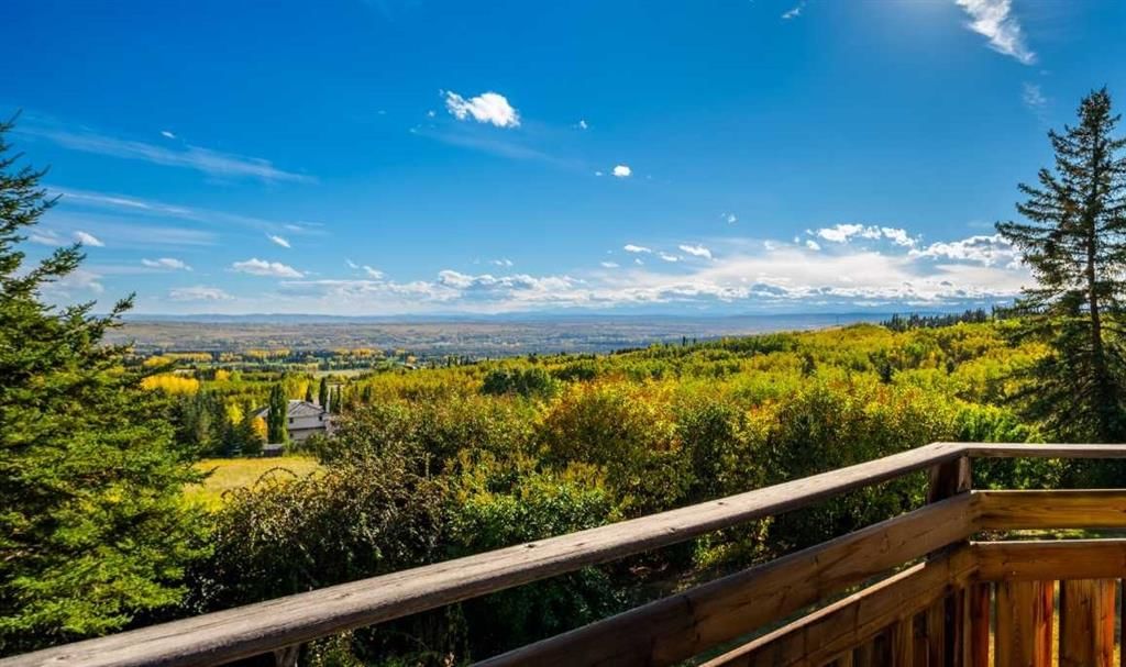 19 Westbluff Place, Rural Rocky View County — main listing photo