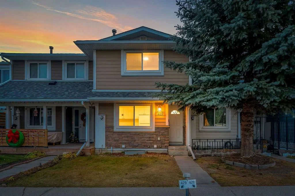 429 Georgian Villas NE, Calgary — main listing photo