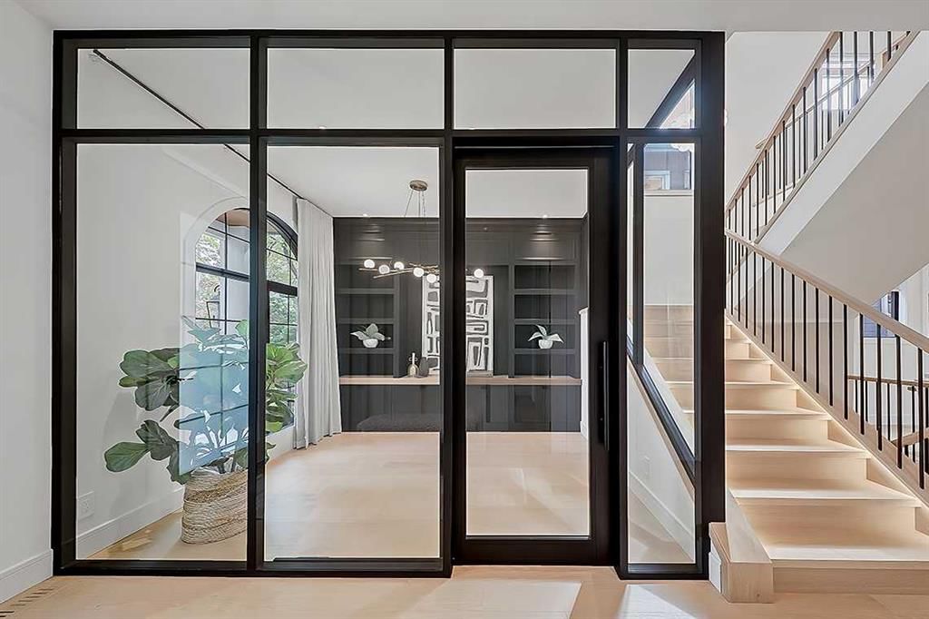 623 18 Avenue NW, Calgary — photo 3 of 50