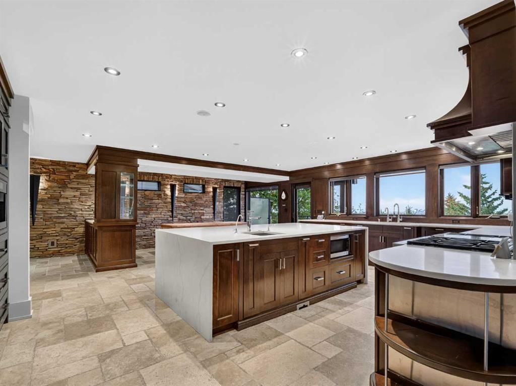 2724 Signal Ridge View SW, Calgary — photo 4 of 50
