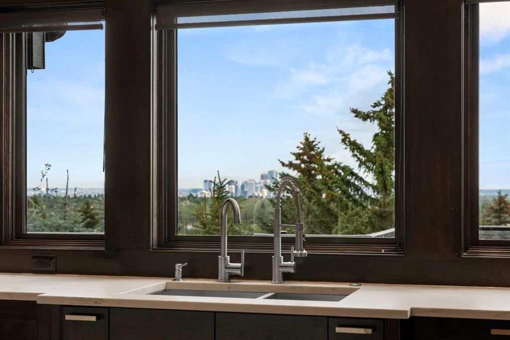 2724 Signal Ridge View SW, Calgary — photo 5 of 50