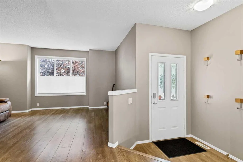 152 Covewood Green NE, Calgary — photo 2 of 37
