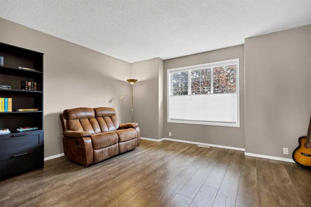 152 Covewood Green NE, Calgary — photo 3 of 37