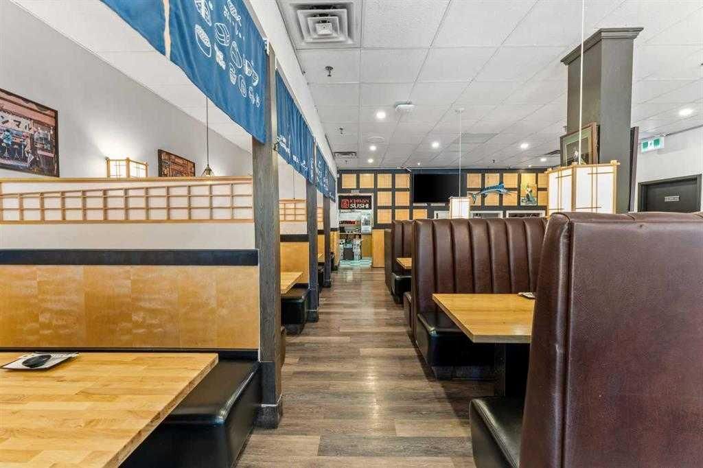 4014 Macleod Trail S, Calgary — main listing photo