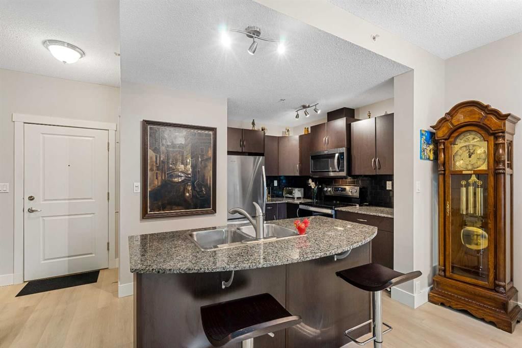 1503, 5605 Henwood Street SW, Calgary — photo 3 of 23