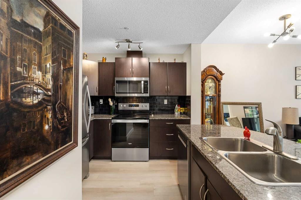 1503, 5605 Henwood Street SW, Calgary — photo 4 of 23