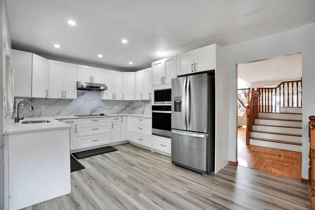 16 Sun Harbour Crescent SE, Calgary — photo 3 of 37