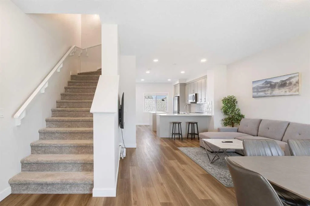 251 Lucas Boulevard NW, Calgary — photo 2 of 35