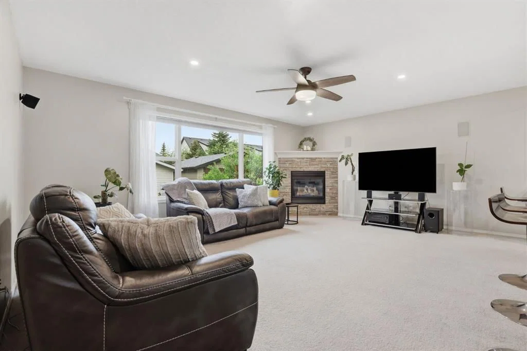 450 Elgin Way SE, Calgary — photo 4 of 48