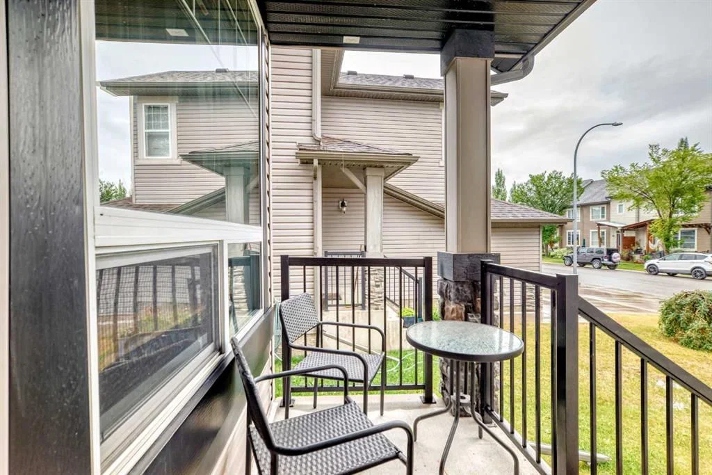 121 Chapalina Heights SE, Calgary — photo 2 of 50