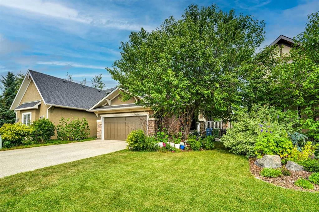 126 Panatella Crescent NW, Calgary — photo 2 of 46