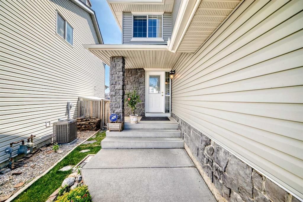 505 Kincora Bay NW, Calgary — photo 3 of 46