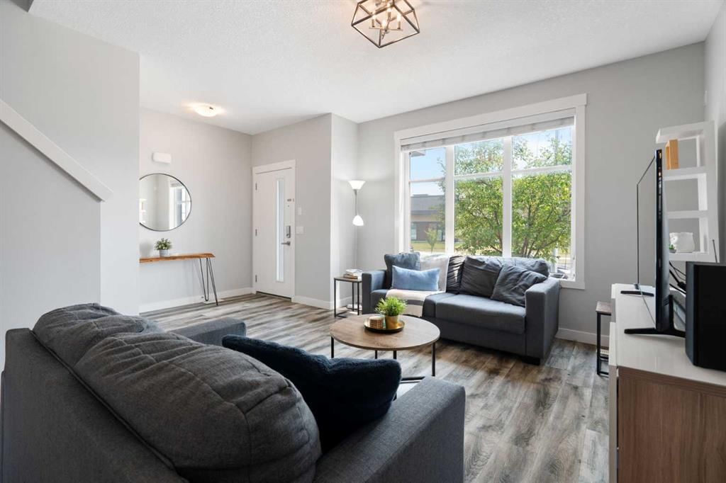 56 Skyview Circle NE, Calgary — photo 2 of 46