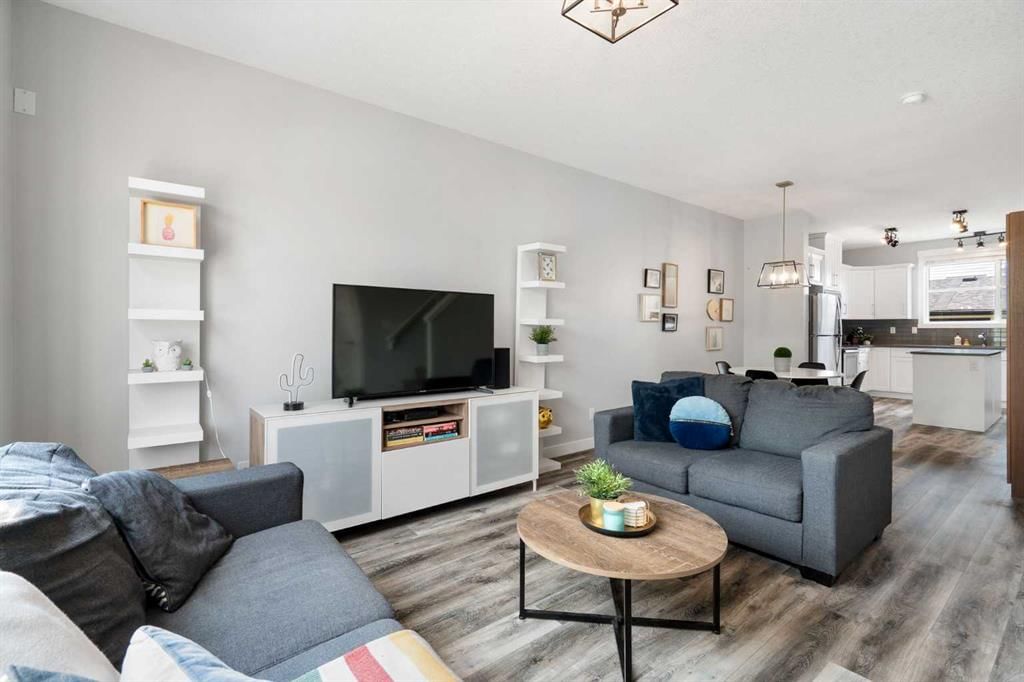 56 Skyview Circle NE, Calgary — photo 5 of 46