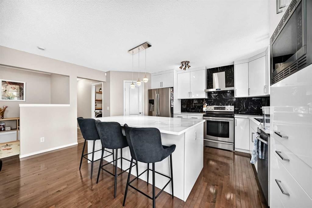 150 Springmere Drive, Chestermere — photo 5 of 33