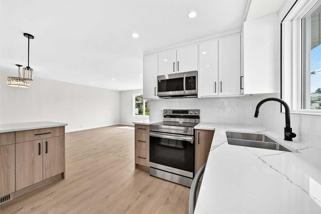 4 Abingdon Court NE, Calgary — main listing photo