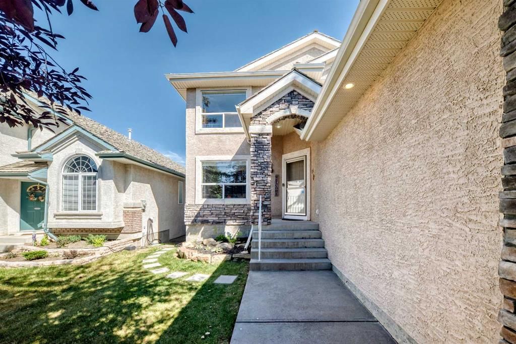 60 Harvest Park Way, Calgary — photo 2 of 49