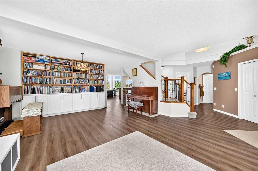 60 Harvest Park Way, Calgary — photo 4 of 49