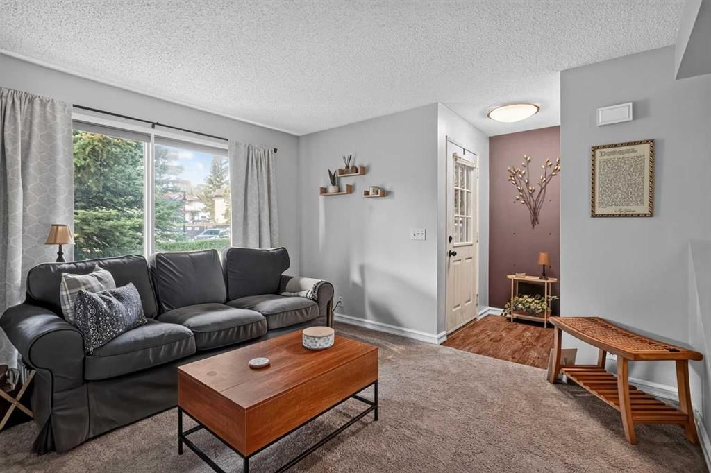 45, 380 Bermuda Drive NW, Calgary — photo 2 of 48
