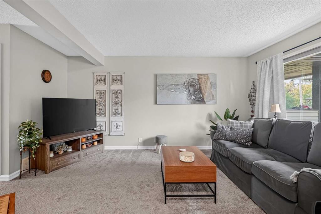 45, 380 Bermuda Drive NW, Calgary — photo 4 of 48