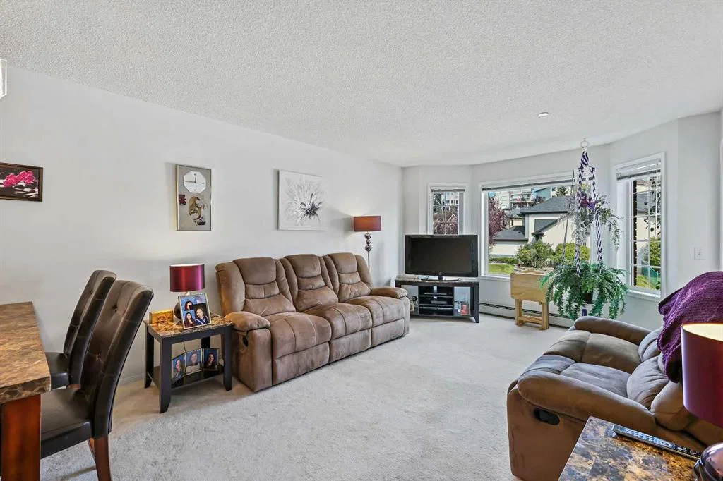 1206 Sienna Park Green SW, Calgary — photo 4 of 29