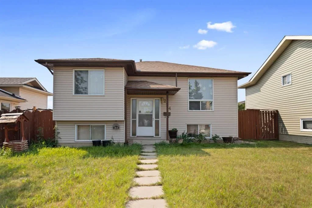 224 Faldale Close NE, Calgary — main listing photo