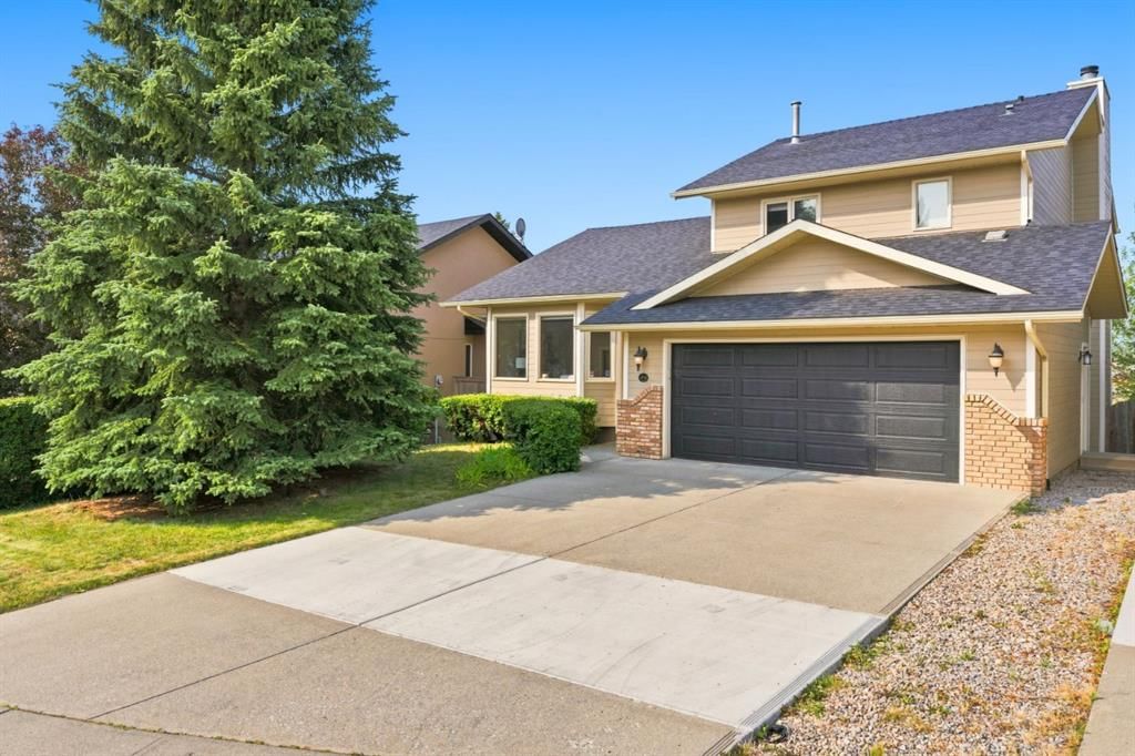 473 Hawkford Way NW, Calgary — main listing photo