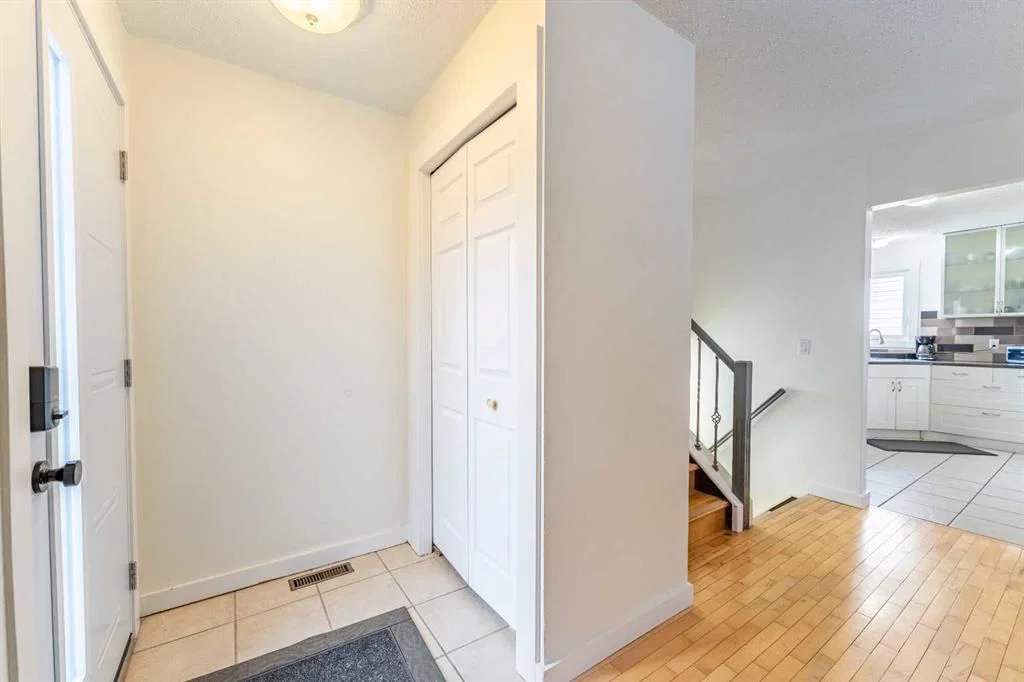 44 Templehill Drive NE, Calgary — photo 2 of 43
