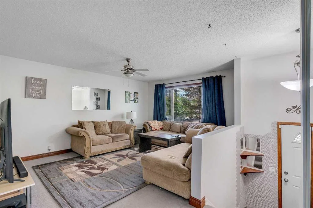 104 Falsby Way NE, Calgary — photo 3 of 43