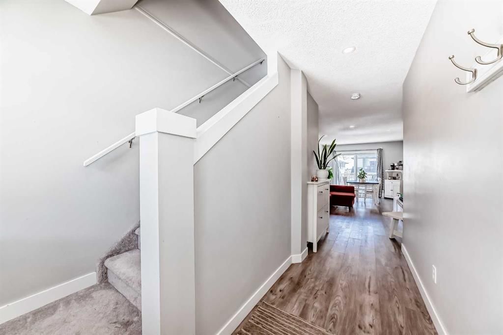 126 Citadel Point NW, Calgary — photo 4 of 45