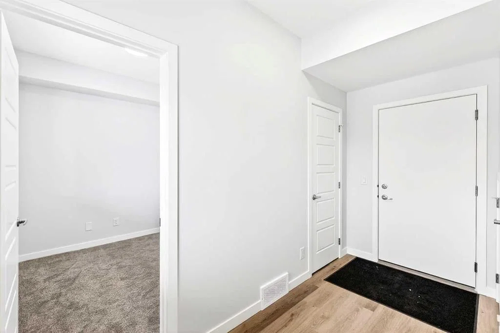 302, 40 Creekside Way SW, Calgary — photo 4 of 31