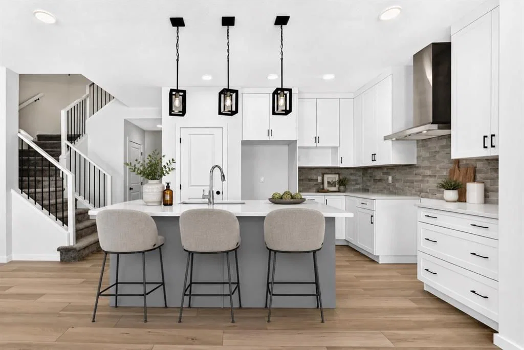 135 Mallard Heath SE, Calgary — main listing photo
