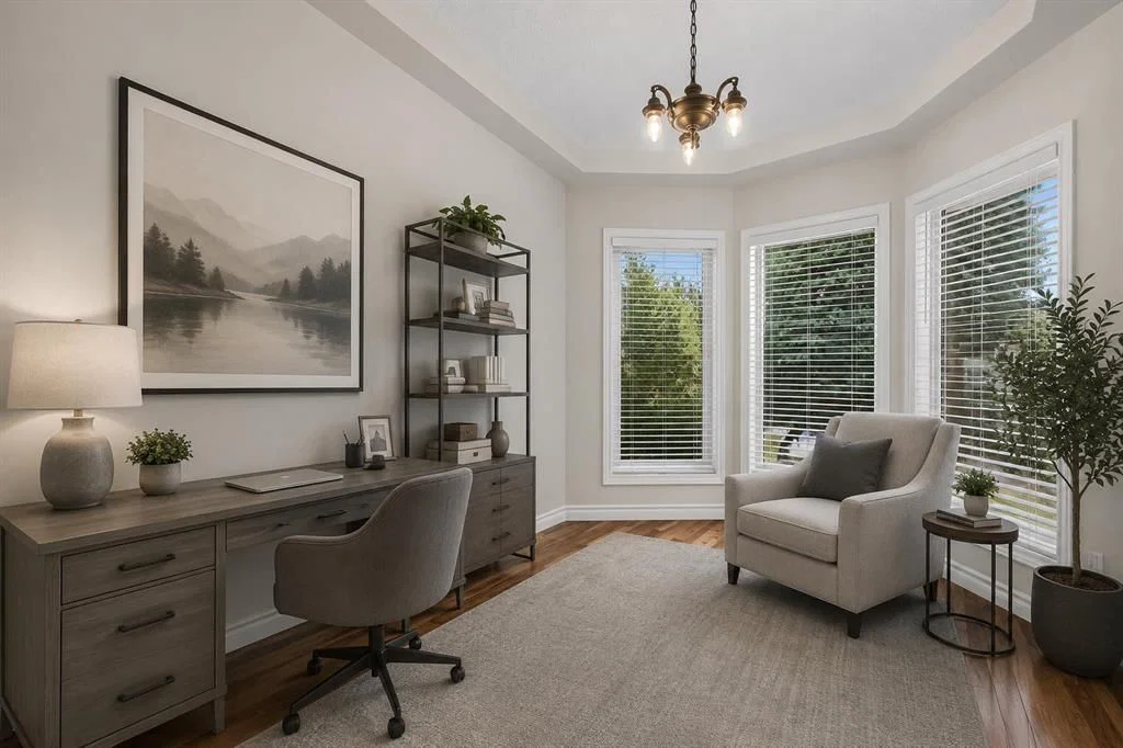 21 Strathearn Gardens SW, Calgary — photo 3 of 28