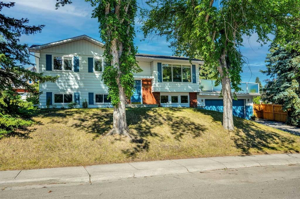 9667 Oakhill Drive SW, Calgary — recently sold home