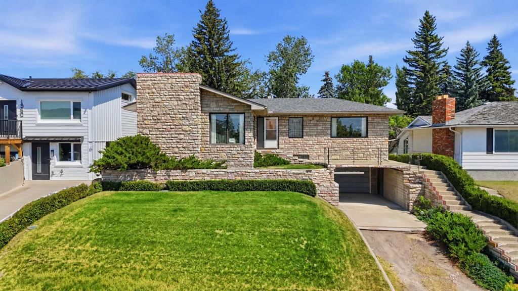 1556 Windsor Street NW, Calgary — main listing photo