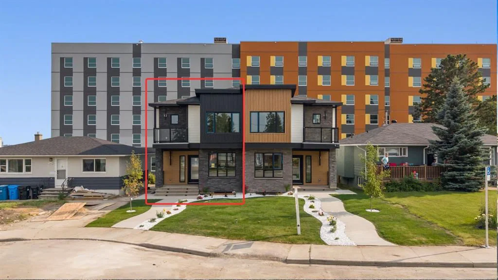 121 42 Avenue NE, Calgary — photo 2 of 50