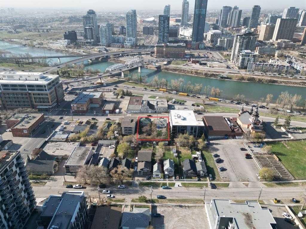420 & 422 Meredith Road NE, Calgary — photo 4 of 7