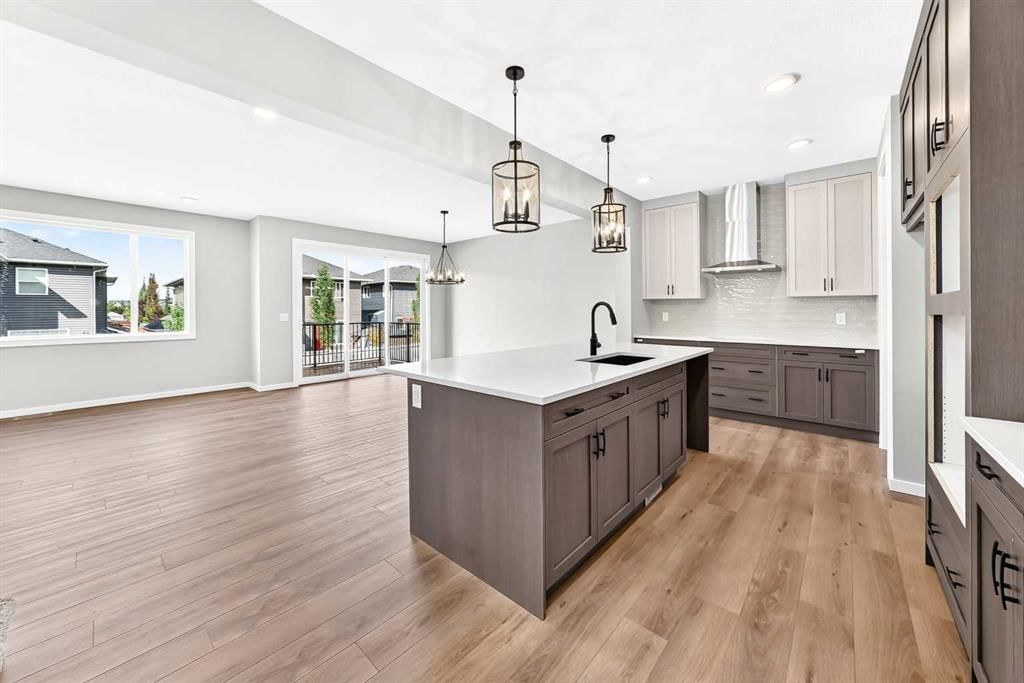 2084 Lancaster Heights SE, Airdrie — photo 3 of 35
